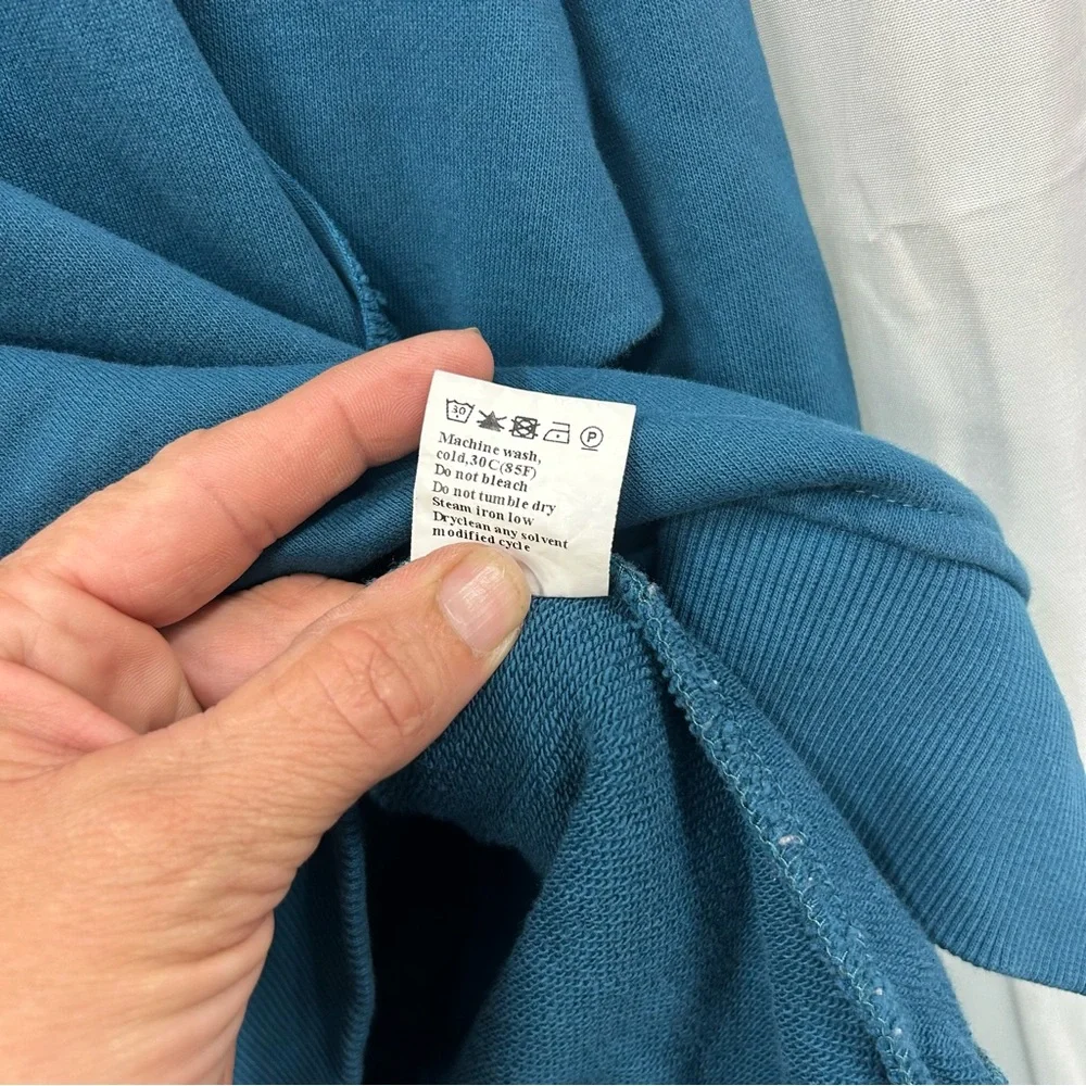 Teal sweat shirt. - Picture 6 of 7